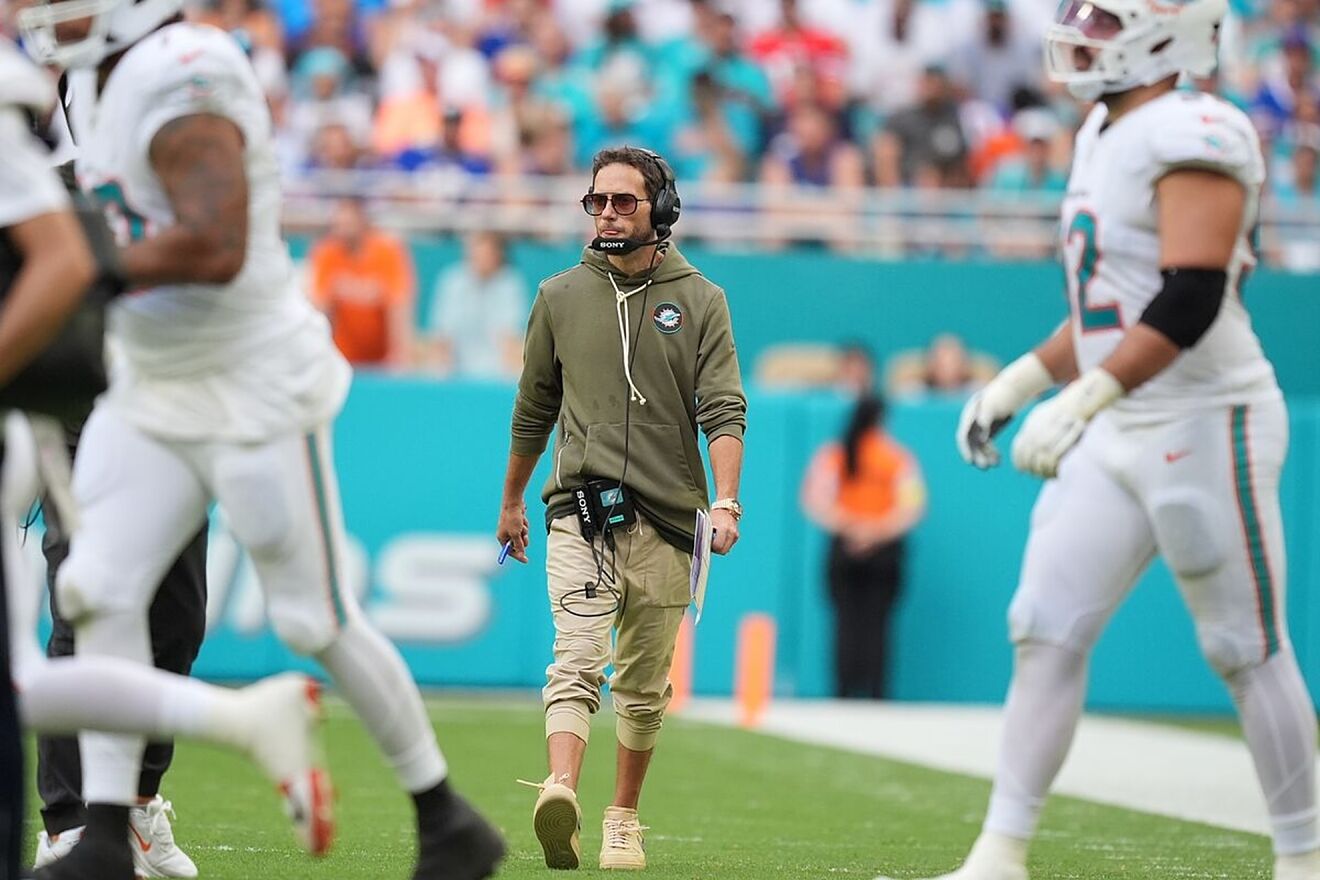 Mike McDaniel opens the door for Quinn Ewers to start due to Tua Tagovailoa's problems