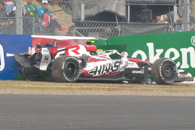 Beaman, contra la valla de la cuva 12 en Suzuka.