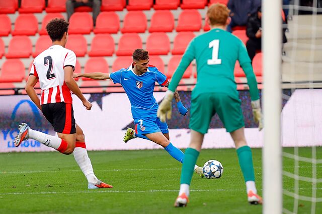Jes�s Barrios, durante el partido antel el PSV.