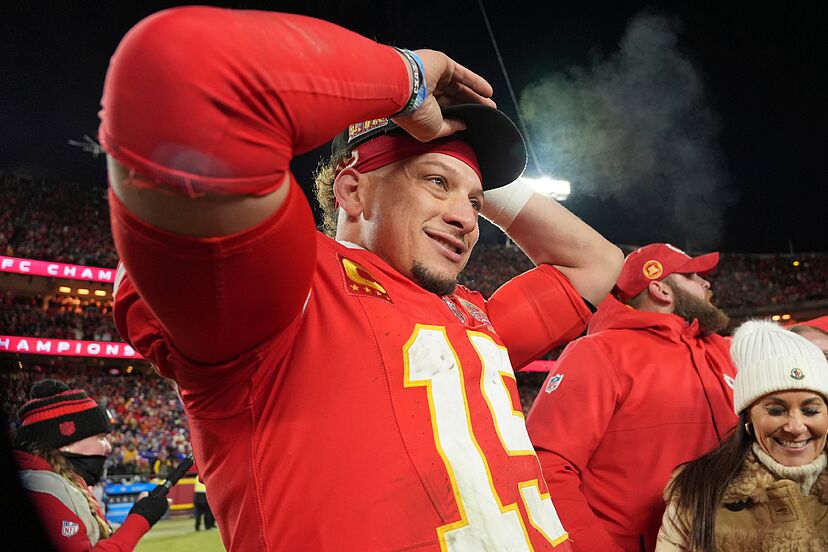 Patrick Mahomes nearly broke "workload stress" record during intense  Chiefs-Bills game | Marca