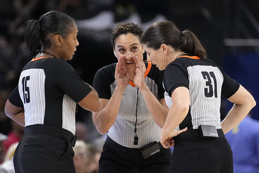 WNBA 'longer than unsual' activity during official review caught on video  by former player | Marca