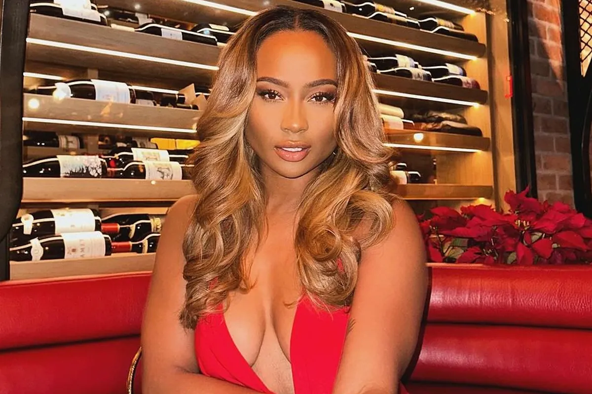 Kayla Nicole insists her Halloween costume was not a jab at Travis Kelce and Taylor Swift: I don't go around tearing other women down