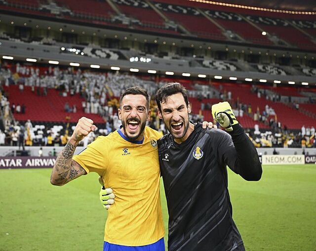 Joselu y Sergio Rico en Al Gharafa de Qatar