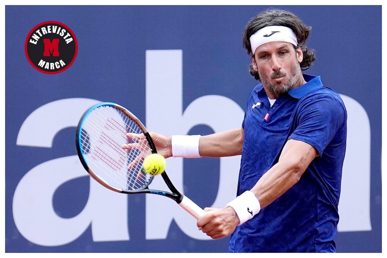 Feli L�pez pega de rev�s