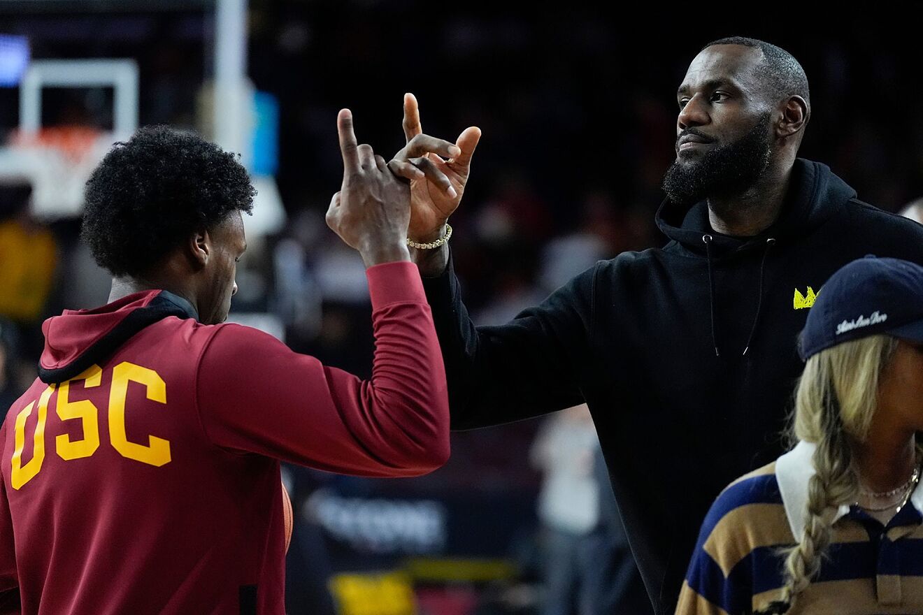 LeBron James shouldn't force Bronny to play with him, says Doc Rivers'...