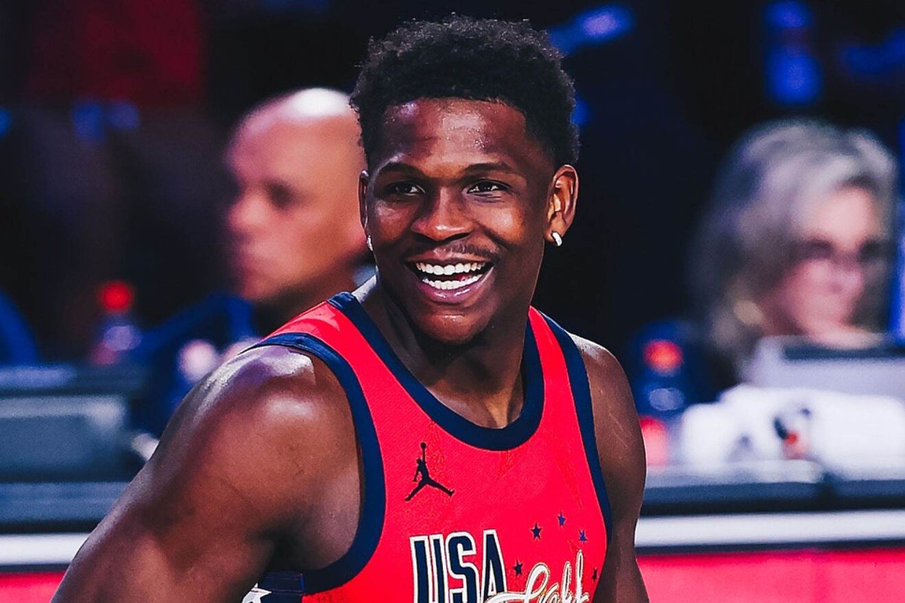 Anthony Edwards surprises fans at the NBA All-Star Game with...