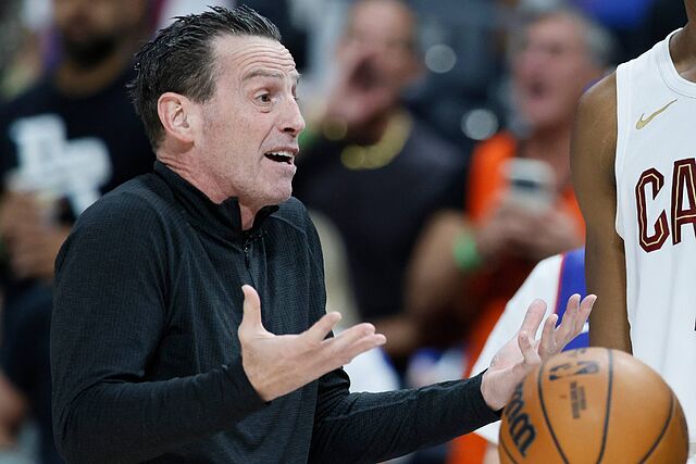 Kenny Atkinson, el primer entrenador espa�ol en jugar unas Finales de Conferencia en la NBA: una historia de amor