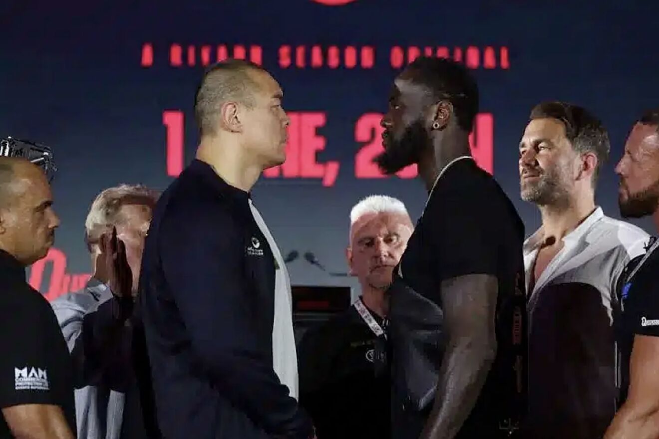 What time is Deontay Wilder vs Zhilei Zhang and the other boxing matches tonight?