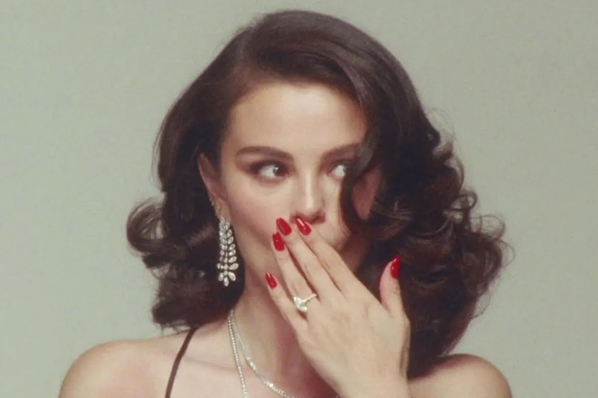 Selena Gomez reveals her favorite food combo with a guest at Galentine’s