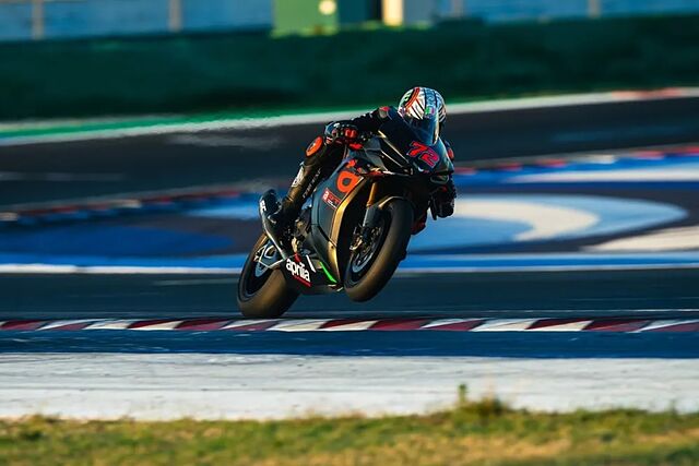 Marco Bezzecchi se prueba antes de Silverstone