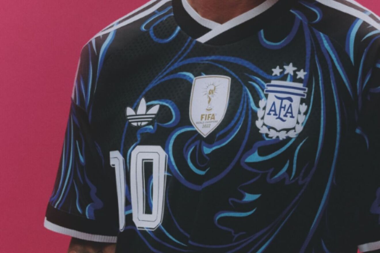 Messi shows off Argentina's new jersey that drives fans crazy