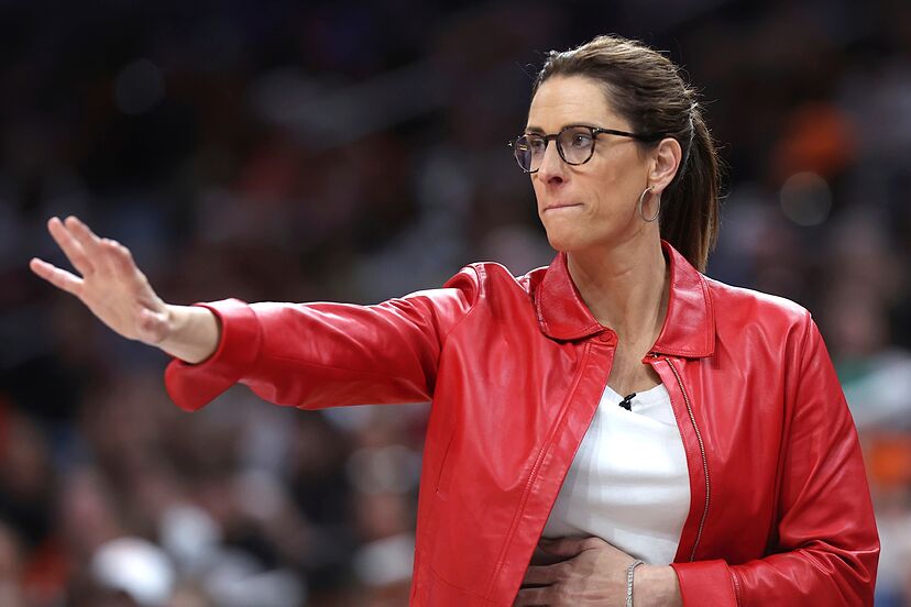 Stephanie White details the Fever's free agency priorities to enhance Caitlin Clark's game ahead of the 2026 WNBA season | Marca