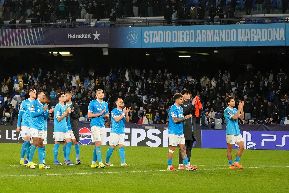 Napoli fan stabbed after his wife thought he was insulting her while criticizing VAR