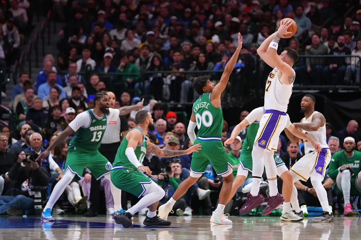 Luka Doncic scores 33 as Lakers rally past Mavericks in Dallas
