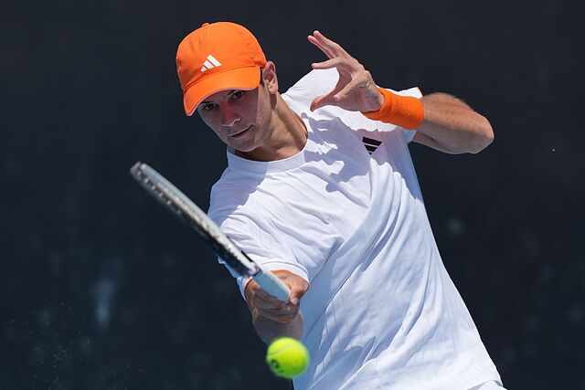 J�dar pega de derecha.