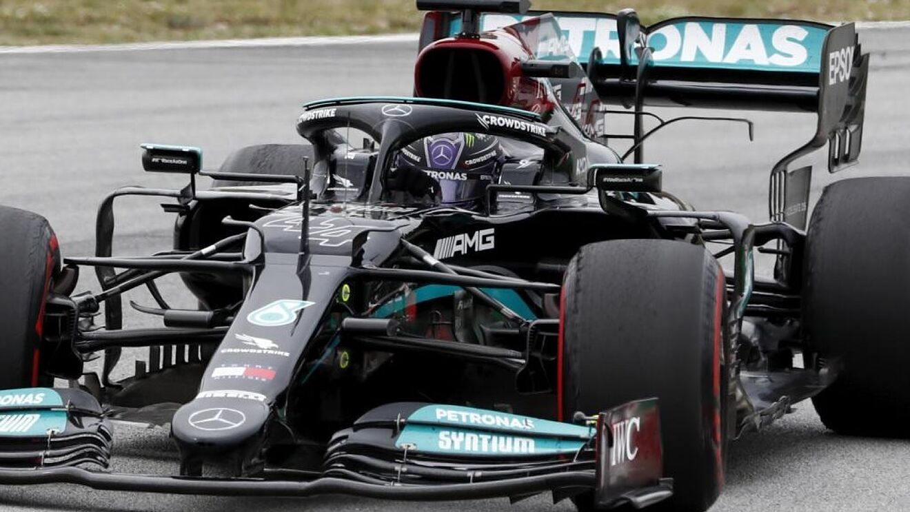 Lewis Hamilton con su Mercedes W12 en el Gran Premio de Espa�a