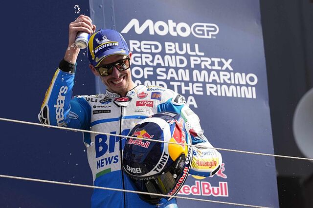 �lex M�rquez, en el podio de Misano.