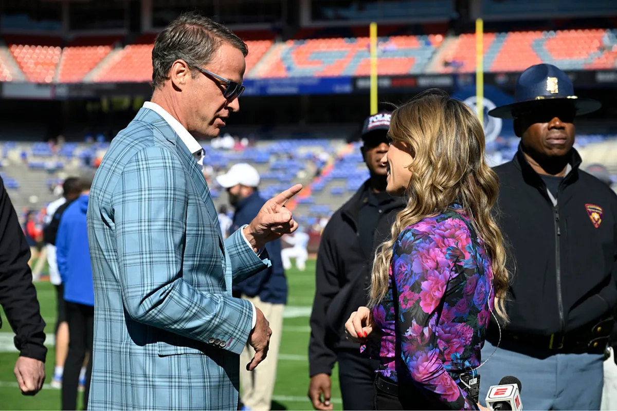 Drake and the new LSU head coach are tight; the rapper was invited to a ...