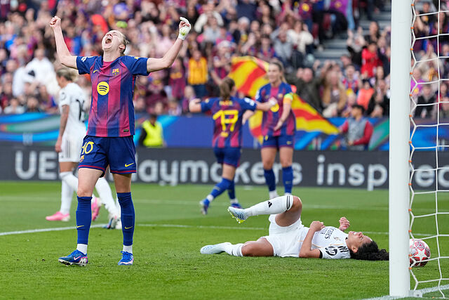 Caroline Graham celebra un gol ante el Real Madrid en el Camp Nou.