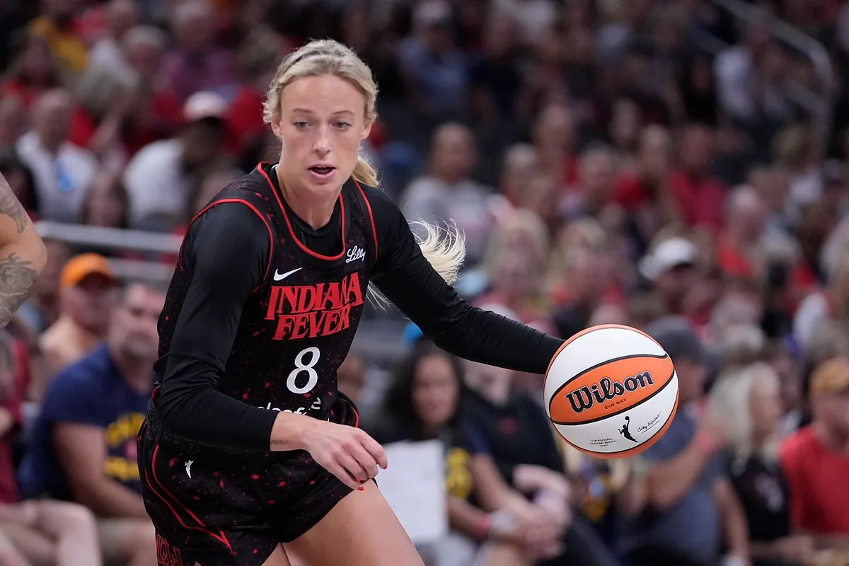 Caitlin Clark manages to also convince Sophie Cunningham to stay with the Indiana Fever