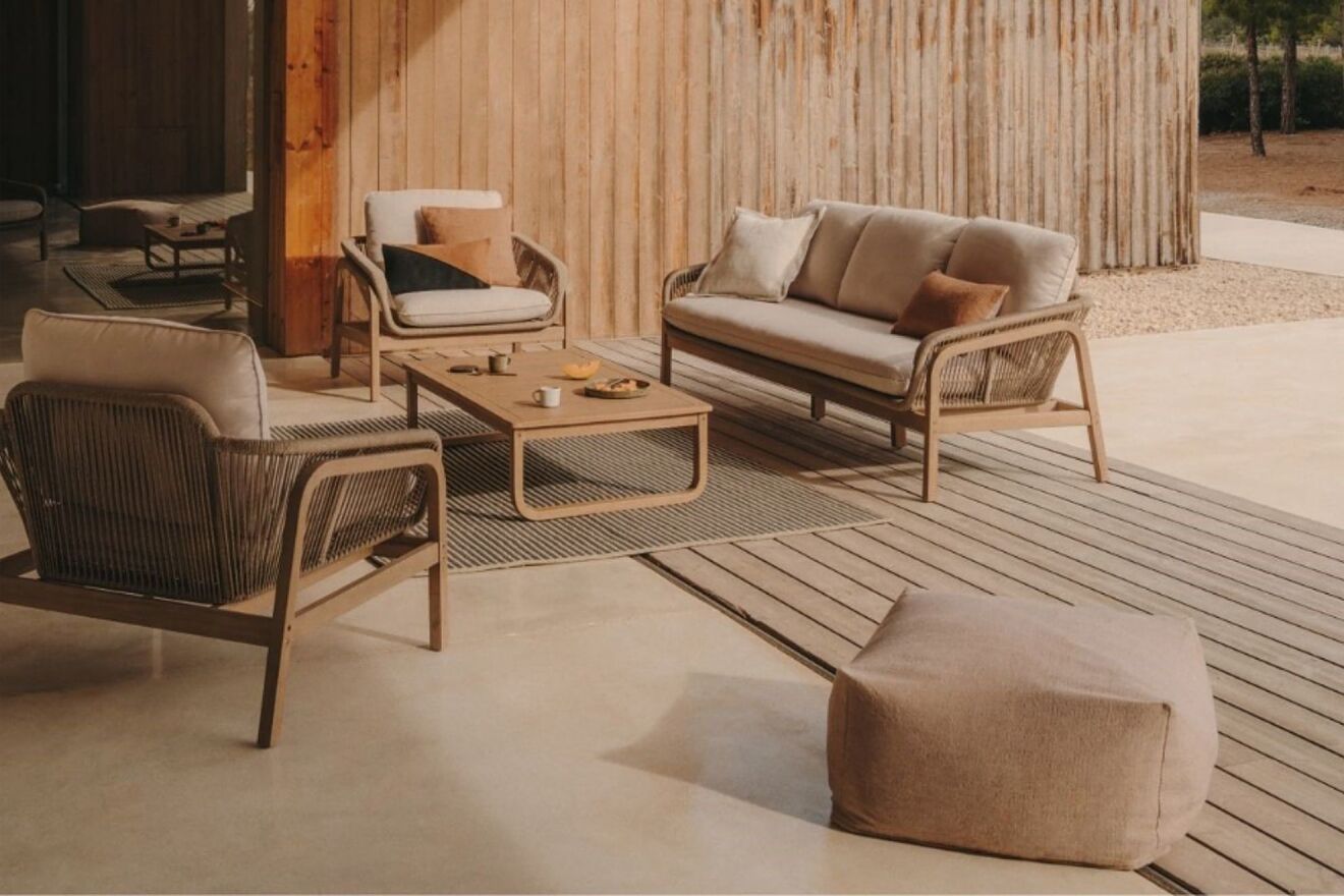 Este conjunto de exterior para 5 personas convierte la terraza en el lugar favorito de la casa.