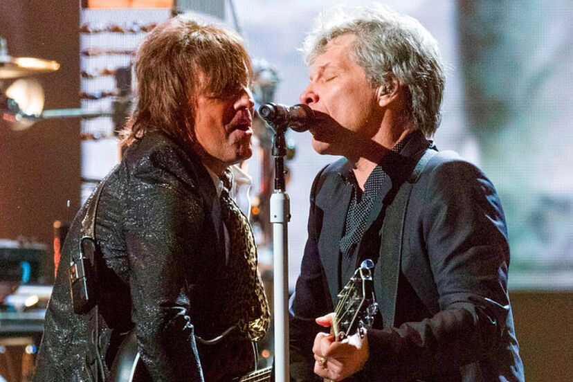 Jon Bon Jovi, Richie Sambora put aside differences 11-year riff while  watching band docuseries together | Marca