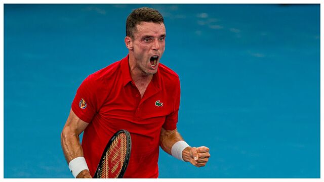 Bautista celebra un punto