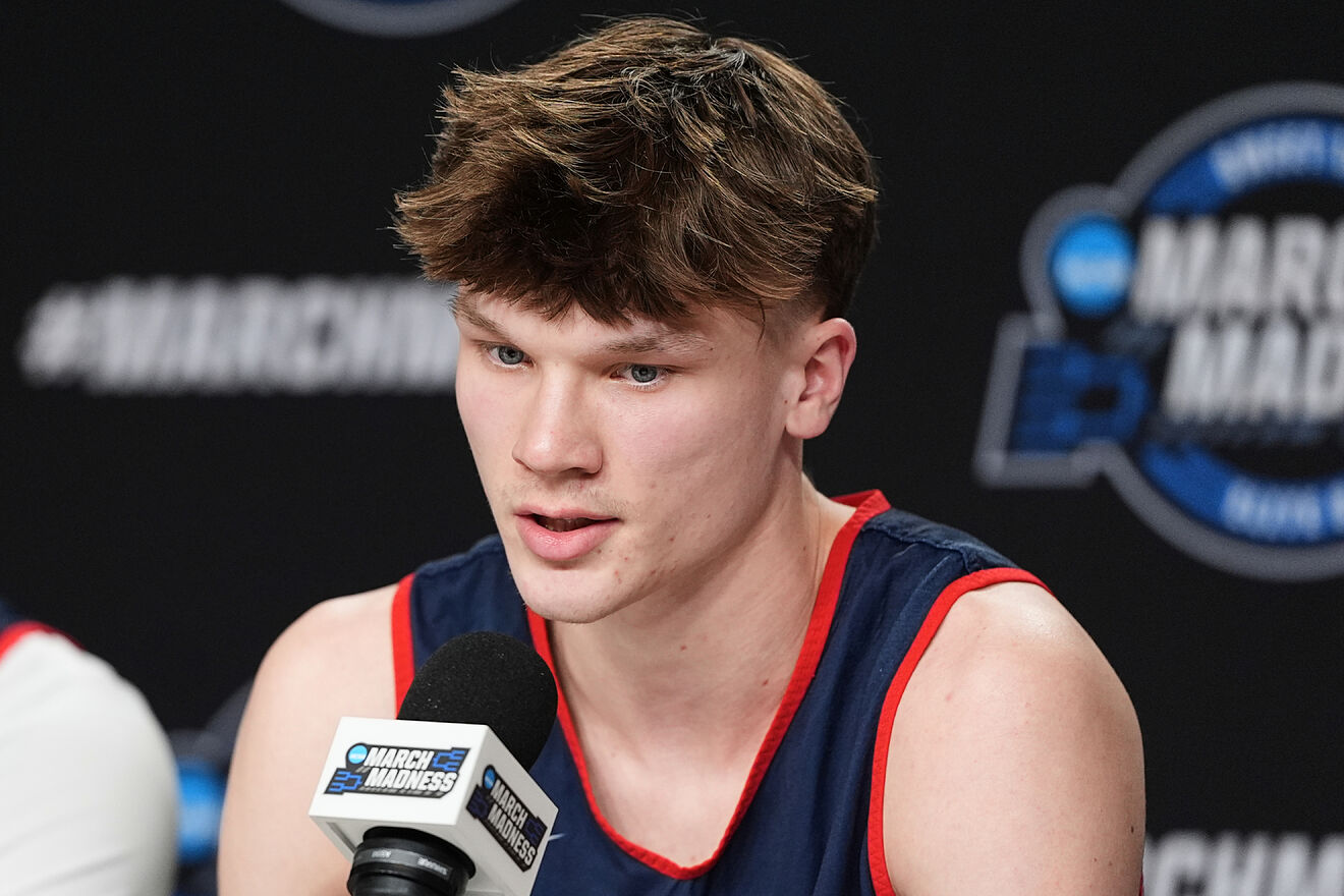 UConn guard Braylon Mullins