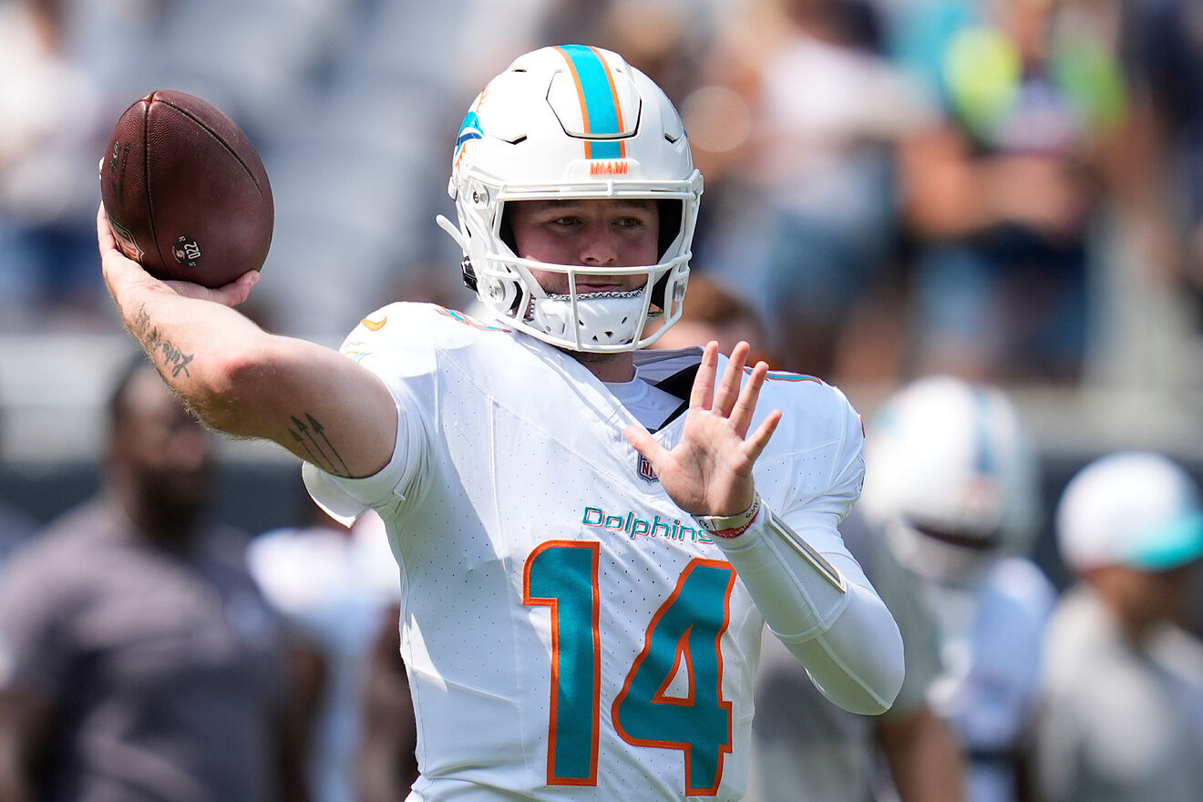 Arch Manning is heavily criticized... without even playing! Quinn Ewers' debut with the Dolphins raises questions about both players' performance in Texas