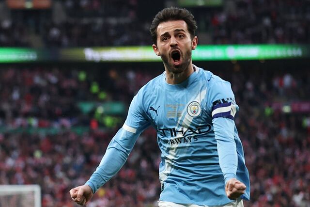 Bernardo celebra uno de los goles del City al Arsenal en la final de la Copa de la Liga inglesa.