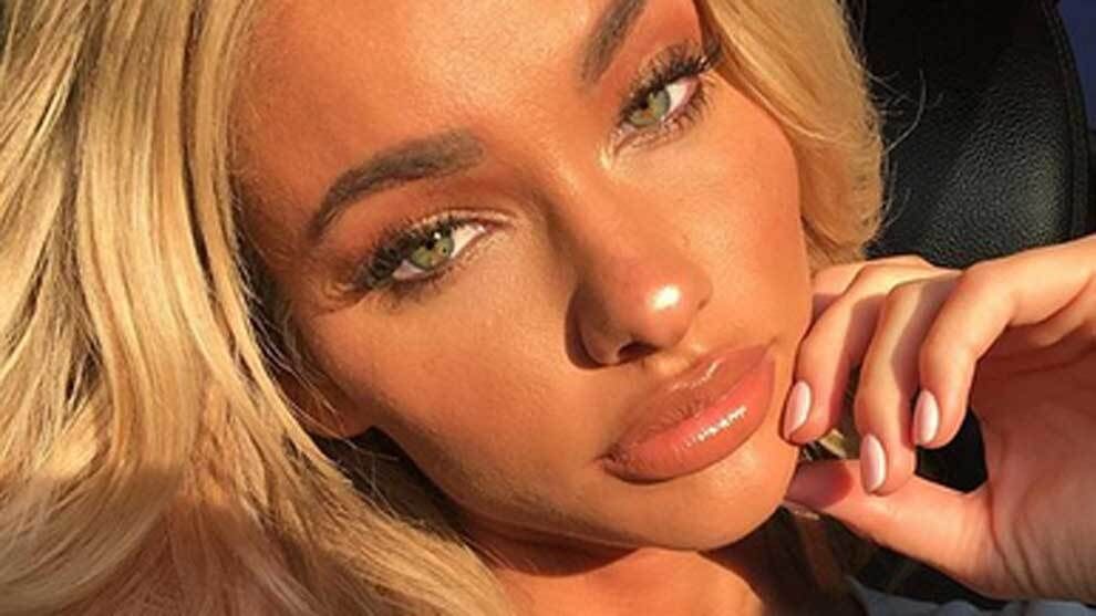 La modelo Lauren Wood felicit�
