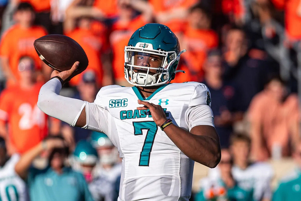 Texas adds veteran QB depth behind Arch Manning ahead of 2026 season