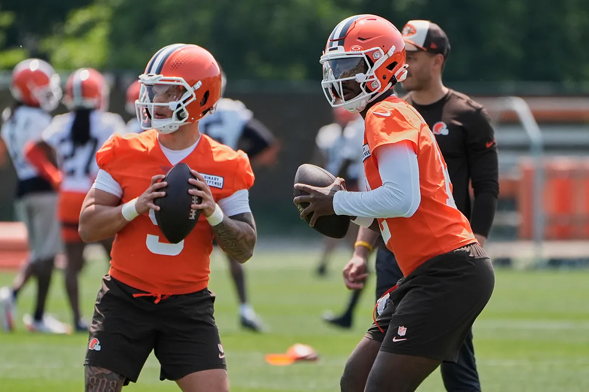 Todd Monken doesn't forget about Dillon Gabriel in Browns' QB competition  against Shedeur Sanders | Marca