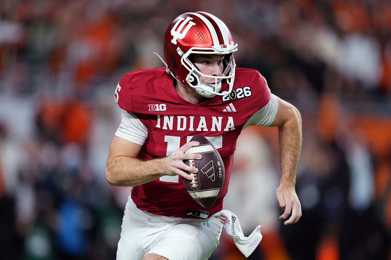 Indiana quarterback Fernando Mendoza