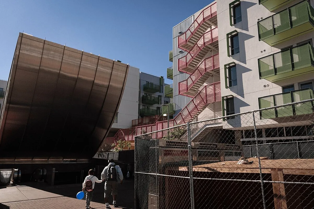 Who can apply for California's new mortgage relief plan?