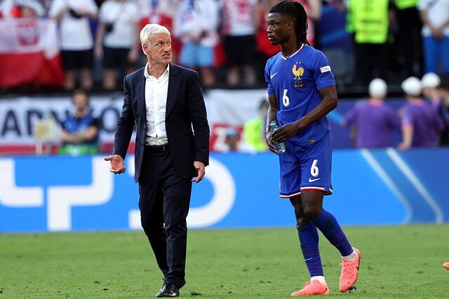 Deschamps habla con Camavinga