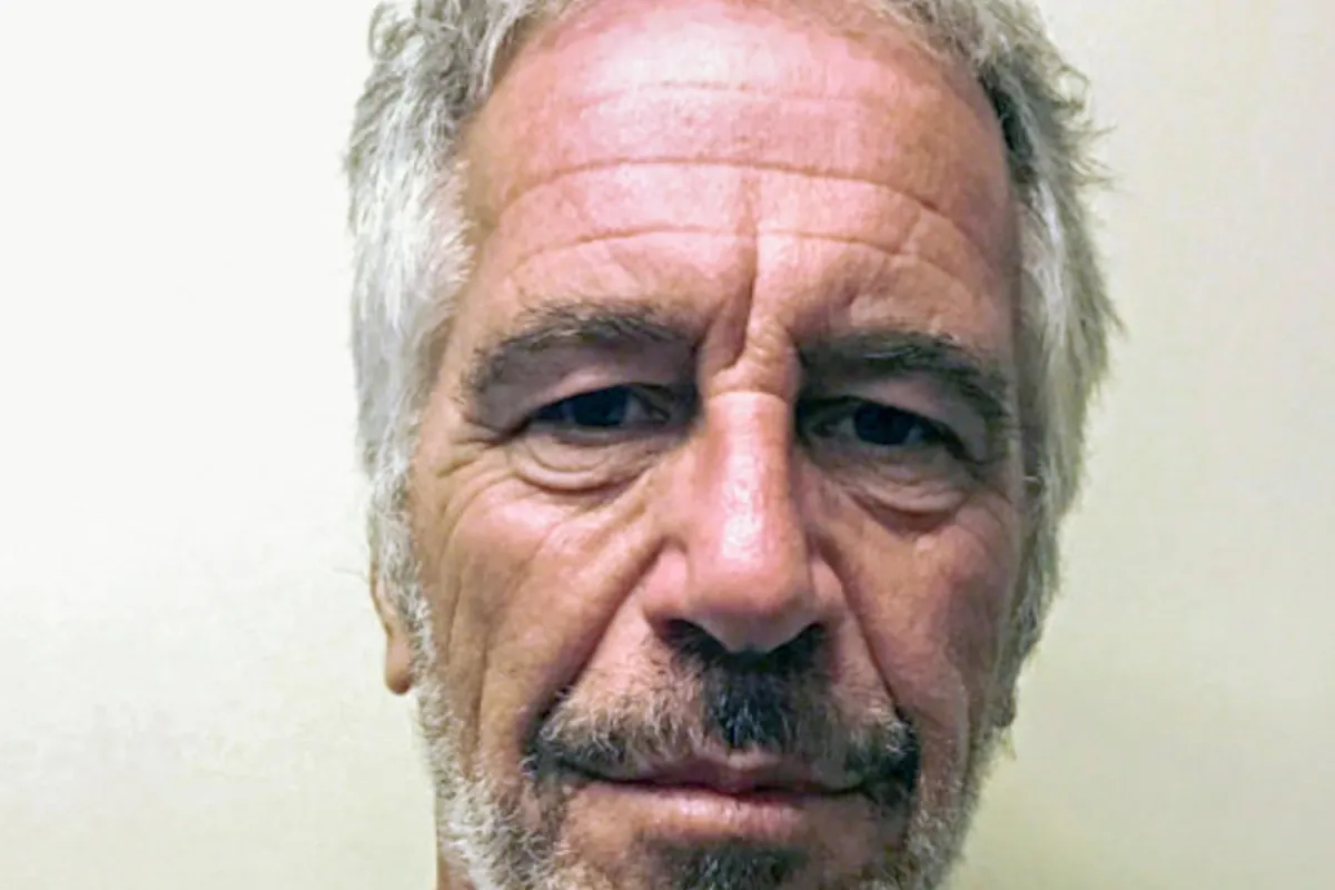 Michael Baden, doctor present at Jeffrey Epstein's autopsy, doubts suicide: "It's typical of homicidal strangulation"