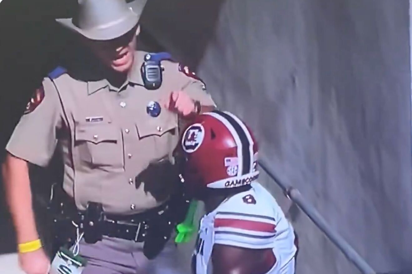 Texas A&M officer sparks viral debate after hitting South Carolina...