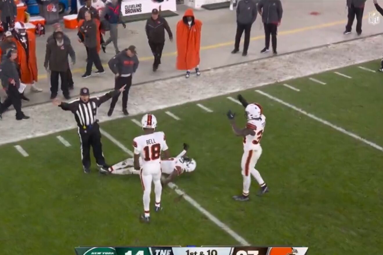 Moore took a scary hit to the head