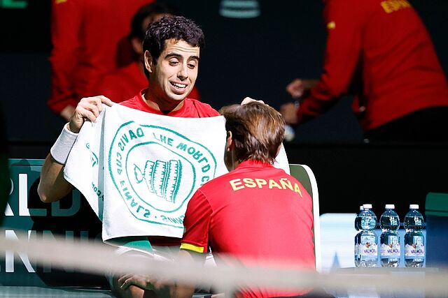 Ferrer da instrucciones a Munar.