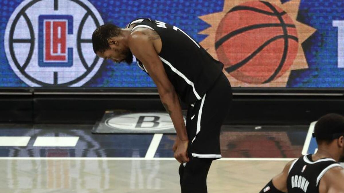 kevin durant toe on line