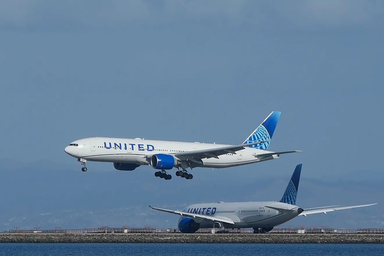 United Airlines takes drastic action against passengers who don't wear headphones