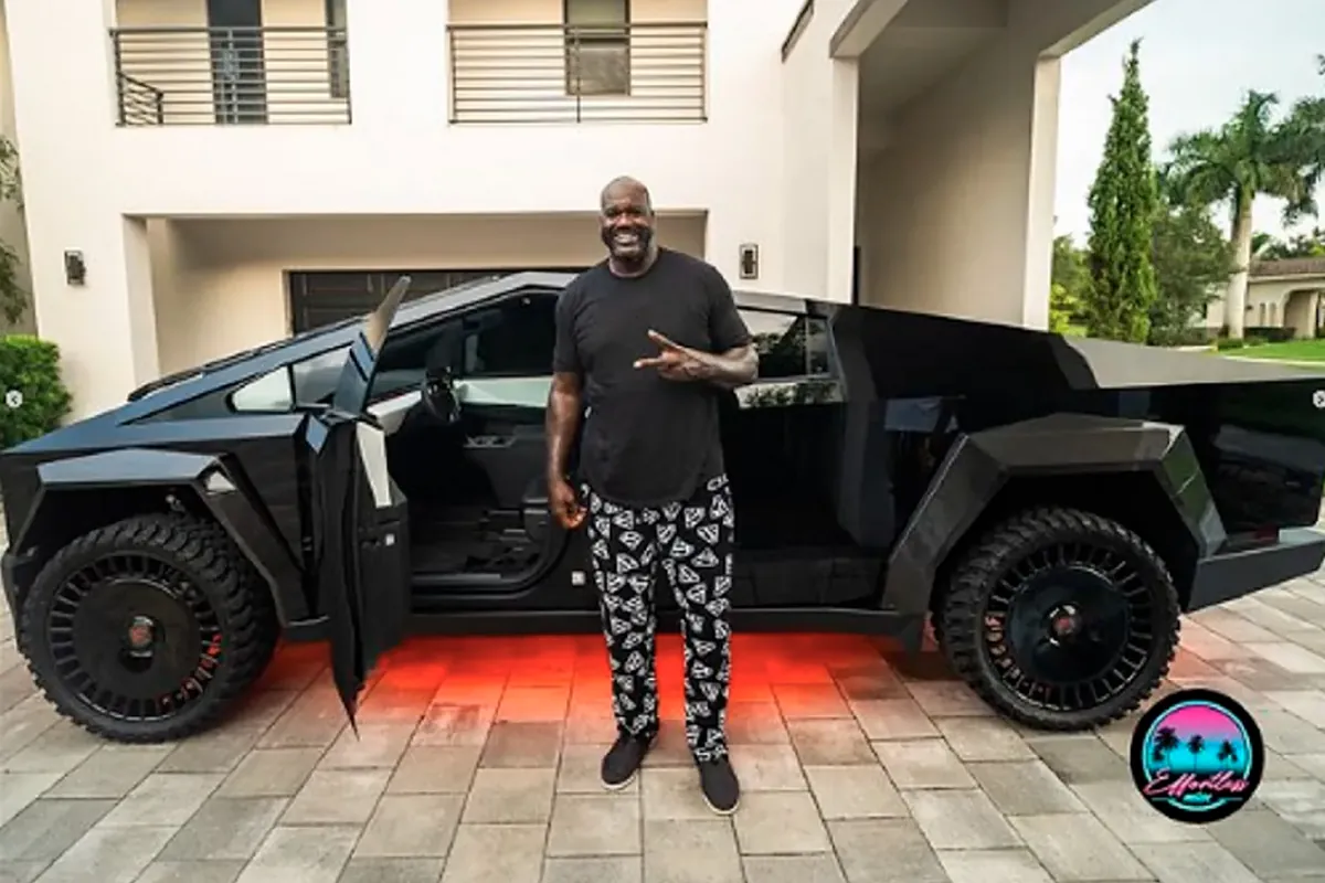 Shaquille O'Neal shows off his new 'tank': a luxurious Cyberbeast Shaquille O'Neal shows off his new 'tank': a luxurious Cyberbeast