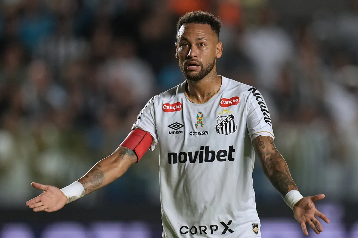 Former Brazilian player's harsh criticism of Neymar: "He has the attitude of a sixteen-year-old boy"