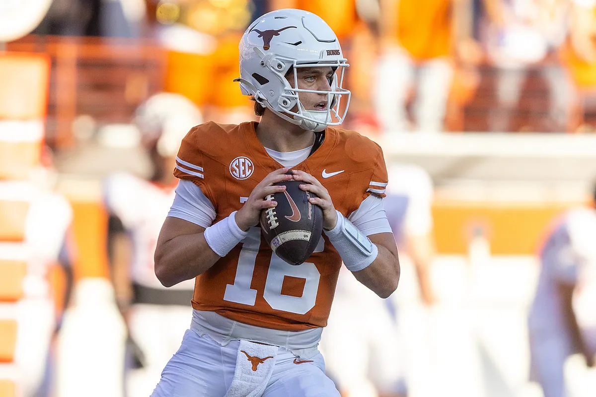 Arch Manning has completely turned his season around and it has Texas fans urging for 2026