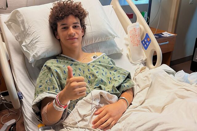 �ngel Piqueras, tras ser operado.