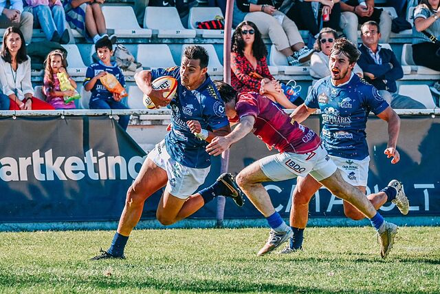 Una imagen del duelo entre el VRAC Quesos Entrepinares y el Complutense Cisneros que abri� la liga. Foto: VRAC