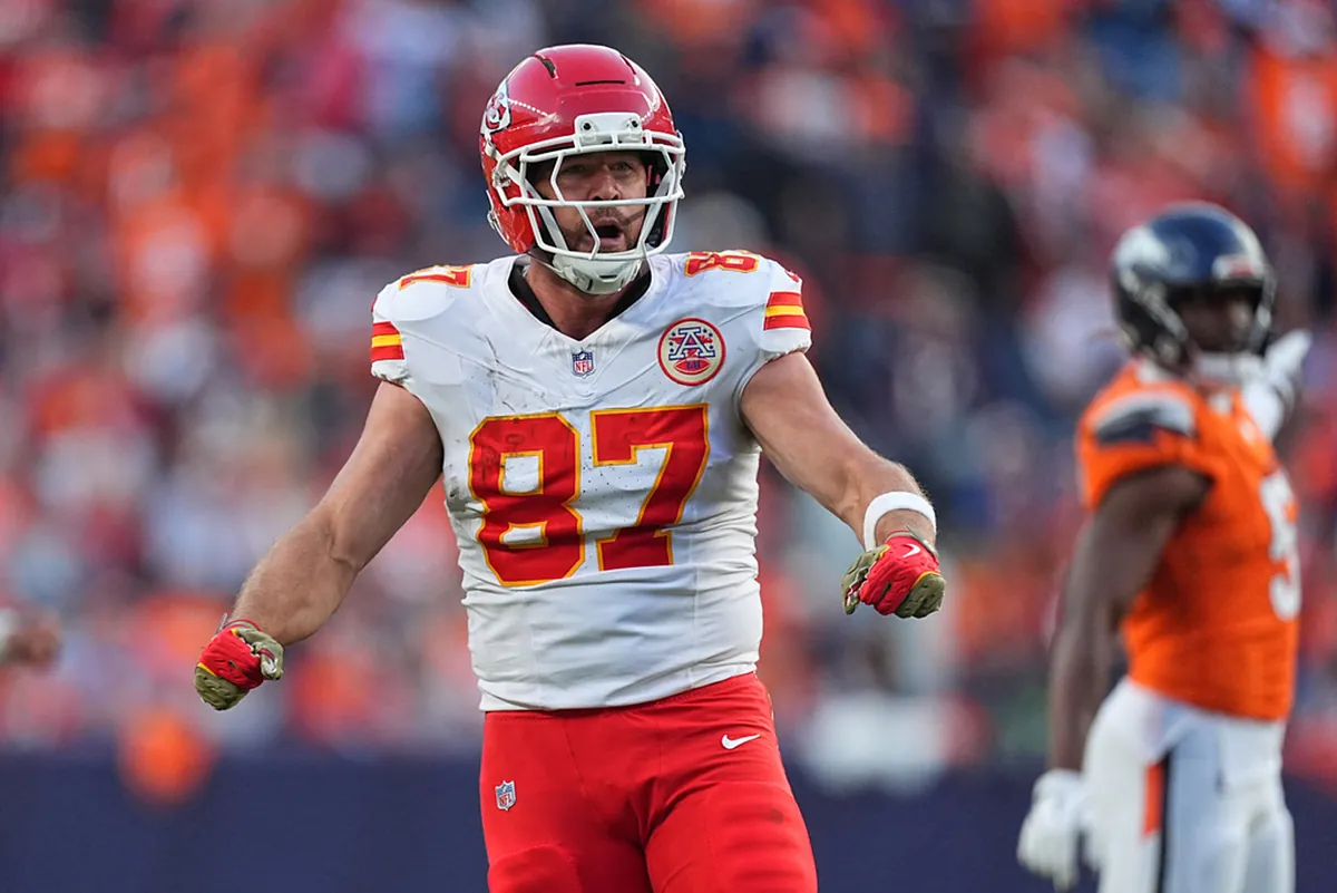Travis Kelce arrives in Chiefs red as Kansas City fights to keep playoff hopes alive