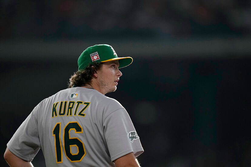 Nick Kurtz enters immortality with historic 4-HR night captured as  ultra-rare 1/1 Topps card | Marca