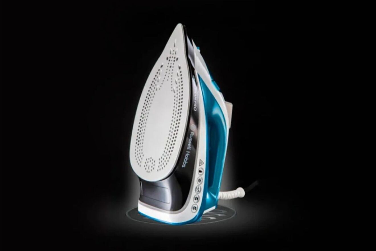 Elimina las arrugas más rebeldes de forma rápida con la Russell Hobbs Supreme Steam Pro.
